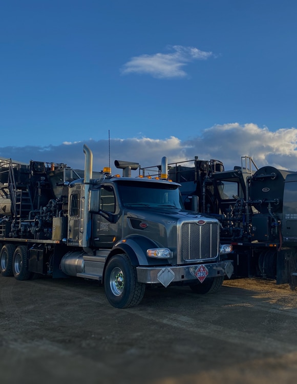 Fluid Pumping & Hot Oiling Truck in Grande Priairie